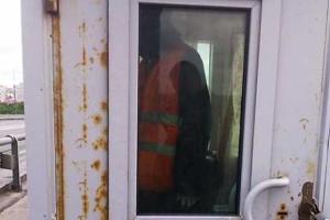 В Мурманске манекен 5 месяцев "работал" охранником стратегического объекта