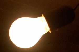 Британка убила сожителя и маленькую дочь по приказу лампы 