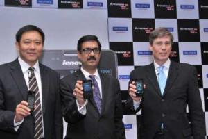 В Индии начнут производить самый дешевый в мире смартфон за 15 долларов 