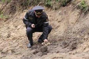 Москвич обнаружил прямо на улице человеческий скелет