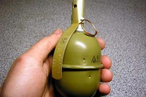 На чердаке двухэтажки в Селидовском районе нашли гранату