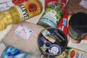 Пенсионерам Горловки, размер пенсии которых не превышает 1049 грн, раздают продуктовые наборы