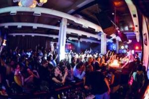 В мариупольских клубах теперь можно танцевать только до 24.00