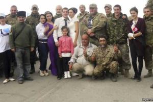 Крымскотатарские молодожены сразу после регистрации брака поехали на «Чонгар»