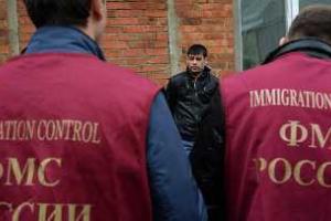 Никаких прав, только работа: как живется мигрантам в России