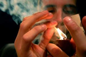 В московском баре женщину облили бензином и подожгли