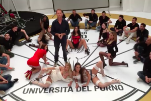 Знаменитый порноактер открывает специфический университет