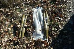 Рядом с трассой Мариуполь - Донецк обнаружен крупный тайник с боеприпасами 