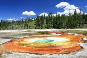 В Йеллоустоуне проснулся Гигантский гейзер. Видео