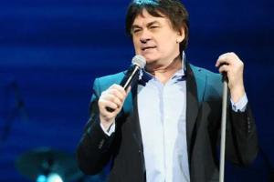 Александр Серов показал публике свою дочь