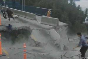 Сеть взорвала альтернативная реклама крымского моста