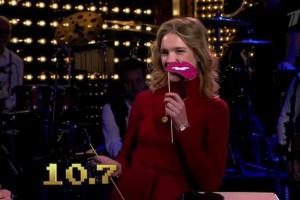 У известной модели частично парализовано лицо