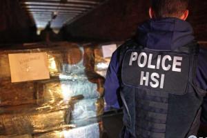 Полиция обнаружила между США и Мексикой тоннель длиной 800 метров для контрабанды наркотиков