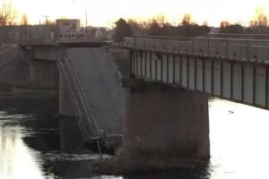 В Архангельской области РФ из-за рухнувшего моста 12 тысяч человек оказались отрезанными от мира