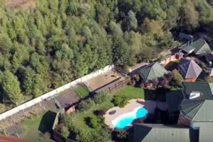 Не Межигорье, но все же: СМИ показали поместье Шокина с баранами