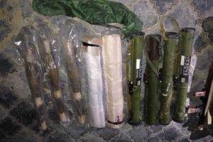 В зоне АТО обнаружены 3 тайника со средствами поражения, один из них - в пещере