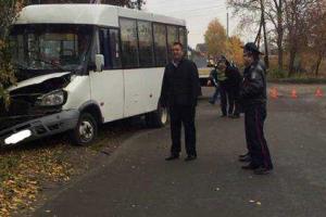 В Борисполе автобус врезался в электроопору, пострадали 7 человек