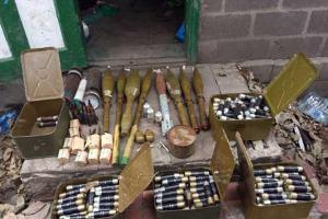 В Марьинке в частном доме обнаружен целый склад боеприпасов