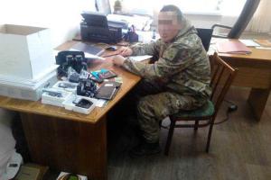 СБУ разоблачила солдата-мошенника, который представлялся комбригом и присвоил волонтерские деньги