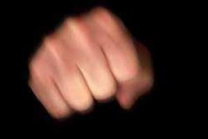 В Попасной избили и ограбили мужчину  