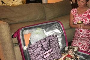 Волочкову чуть не арестовали из-за хлеба и шпрот в чемодане