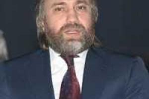 Новинский вступил в сговор с Ахметовым и распродает «отжатые» автомобили