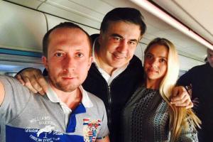 Саакашвили устроил фотосессию в самолете
