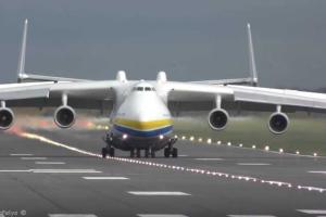 В сети появилось впечатляющее видео приземления украинского Ан-225 «Мрия»