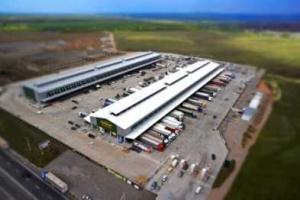 Крупнейший оптовый рынок Донецкой области боевики режут на металл 