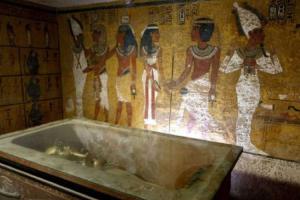 Ученые обнаружили в гробнице Тутанхамона комнату Нефертити