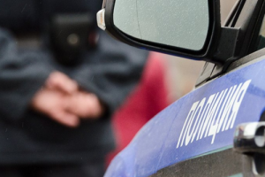 Под Мурманском остановили авто, тащившее под днищем труп 