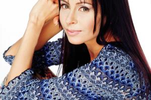 Певица Марина Хлебникова, живущая в двухэтажной квартире, опровергла слухи о своей бедности