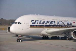 Авиалайнер из США обыскали в Сингапуре после сообщения о бомбе 
