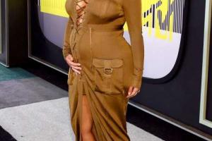 Ким Кардашьян может родить раньше срока