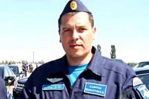 Сбитый в Турции российский летчик зачитал ответы для СМИ по бумажке