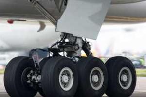 «Когалымавиа» заменила самолет после аварии в аэропорту Пулково