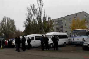 Более 300 мирных жителей ночевали под открытым небом в минусовую температуру на КПВВ "Майорск"