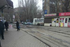 ​В Донецк завезли бензин: очереди на АЗС растянулись до 1,5 км