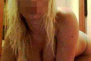 Школьник выложил в сеть интимные фото своей учительницы