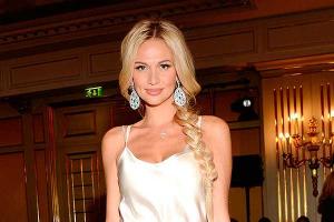 Виктория Лопырева простила отца за скандал