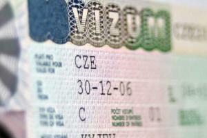 Чехия хочет упростить получение виз для умных украинцев