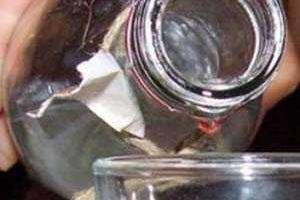 В Индии девушку-туристку облили кислотой