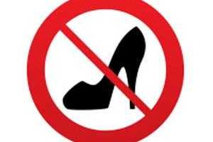 Итальянским студентам запретили ходить на каблуках из-за угрозы землетрясений