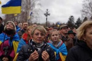 В Кривом Роге активисты прорвались в холл горсовета