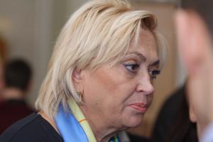 Александру Кужель ударили бутылкой по голове. К зданию ВР приехали три "скорых"