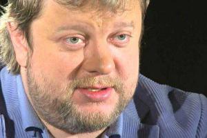 Российский футбольный комментатор обвинен в экстремизме за ненависть к боевику Мотороле