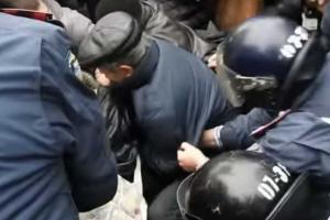 Украина равняется на Европу и США, но идет по пути России