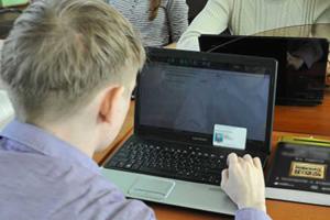 Россиянин стал девушкой и выманил у виртуального ухажера 5 млн рублей