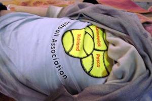 В Мариуполе в подъезде многоэтажки нашли труп неизвестного мужчины