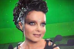 На Наташе Королевой лопнуло платье